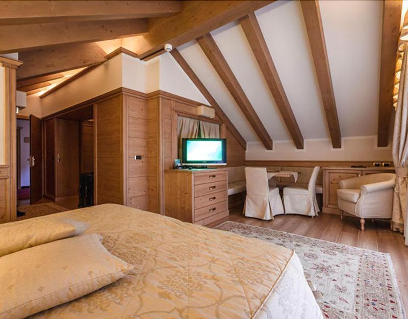 Beverly Alps Hotel & Spa Pinzolo Luaran gambar