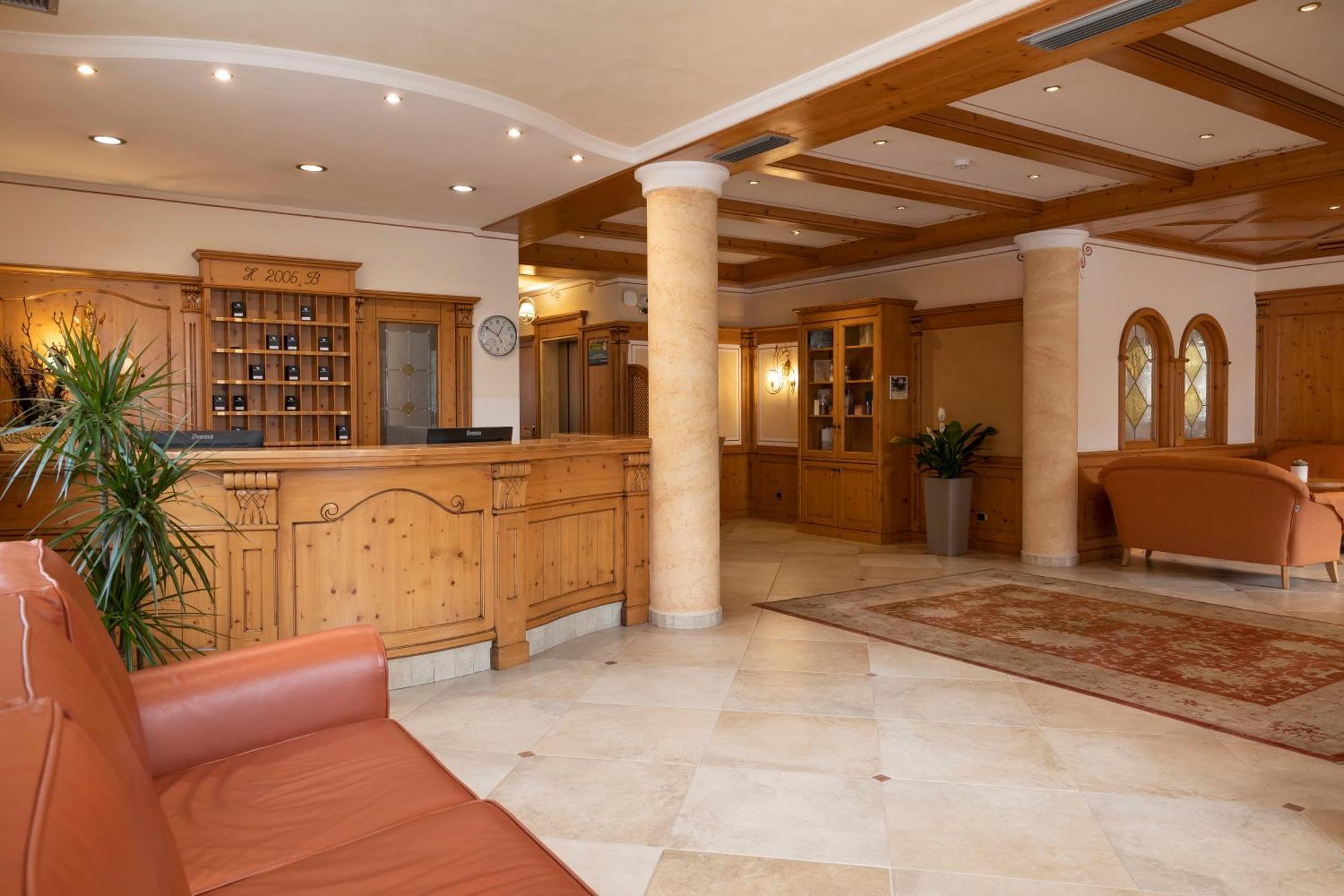 Beverly Alps Hotel & Spa Pinzolo Luaran gambar
