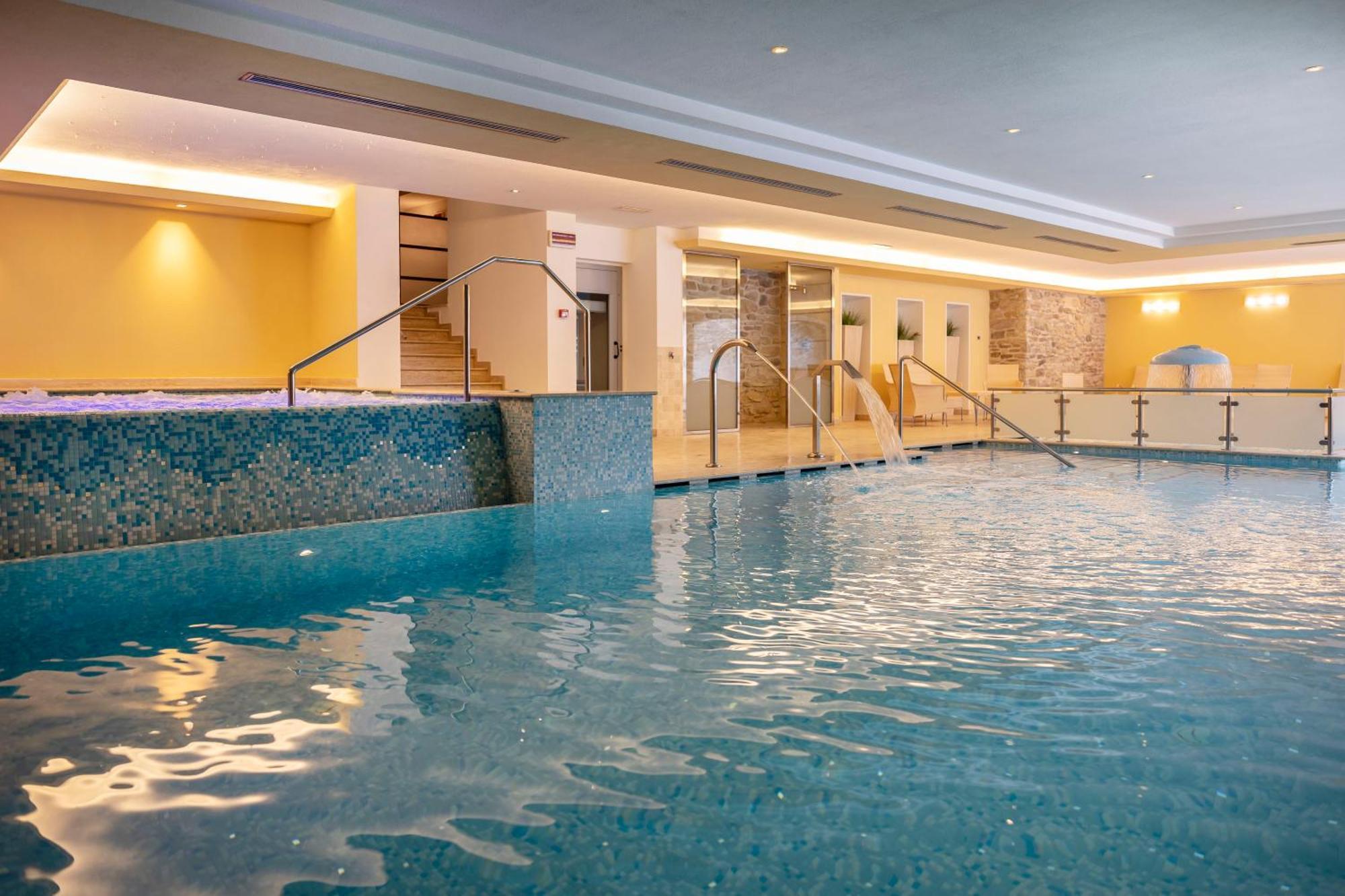 Beverly Alps Hotel & Spa Pinzolo Luaran gambar