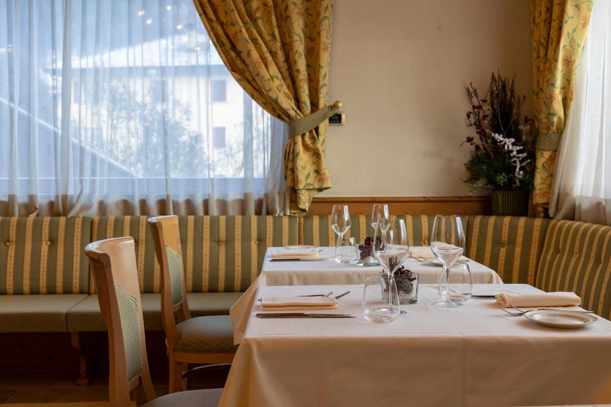 Beverly Alps Hotel & Spa Pinzolo Luaran gambar