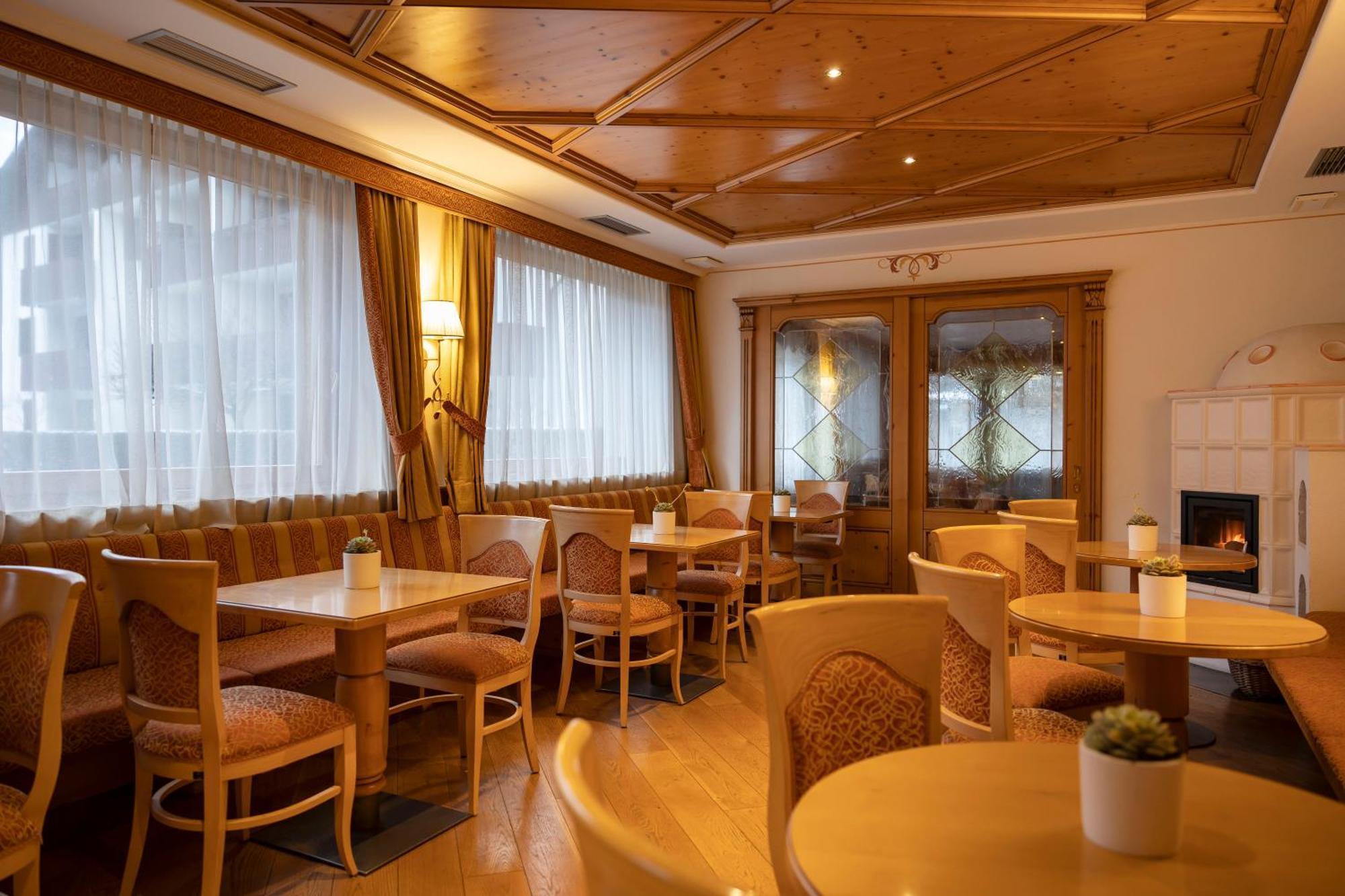 Beverly Alps Hotel & Spa Pinzolo Luaran gambar