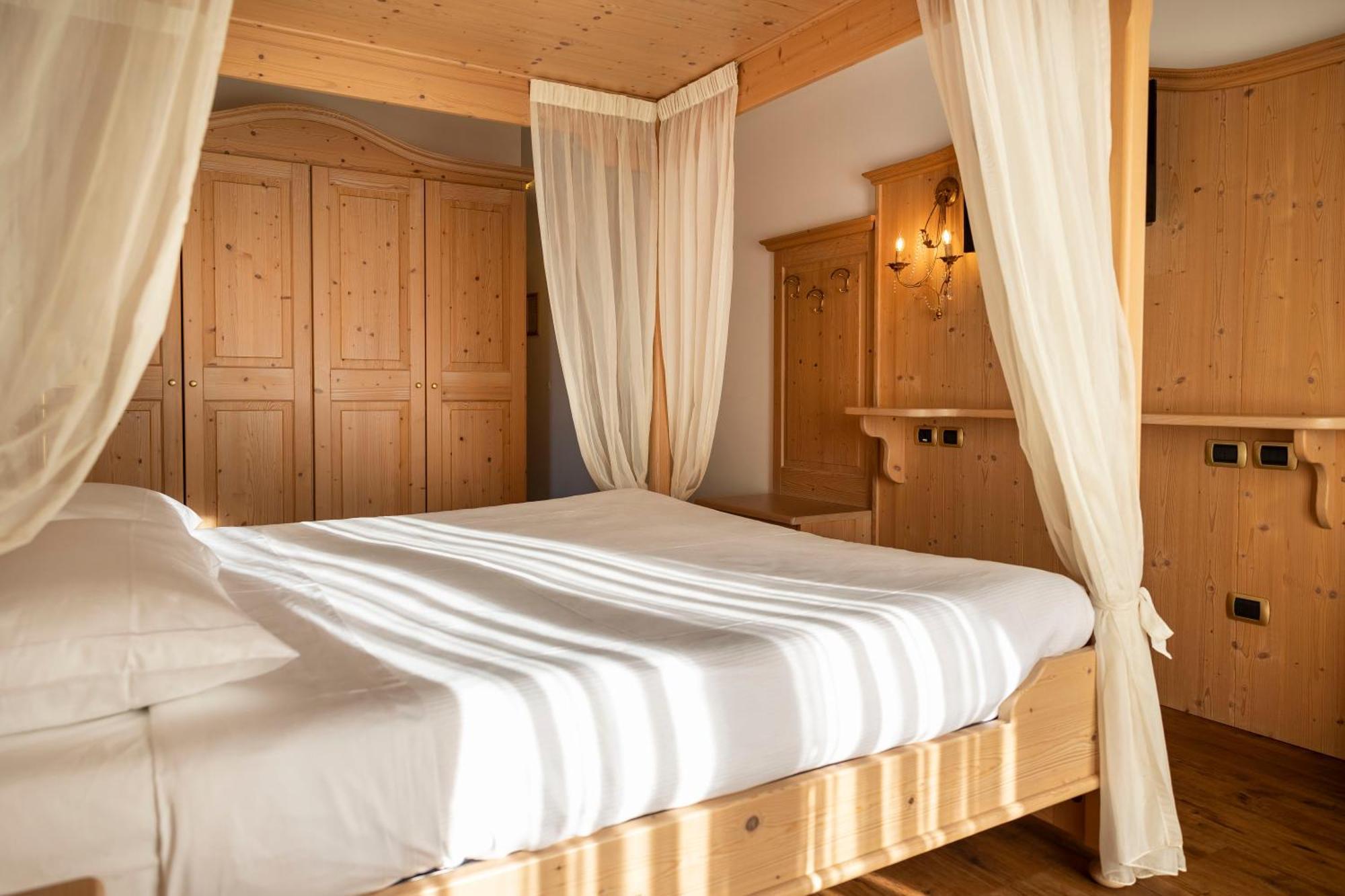 Beverly Alps Hotel & Spa Pinzolo Bilik gambar