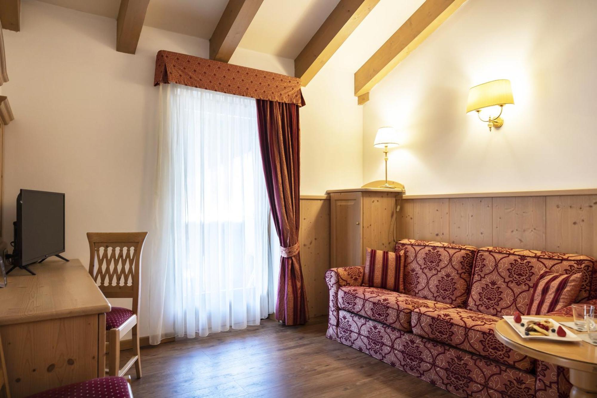 Beverly Alps Hotel & Spa Pinzolo Luaran gambar