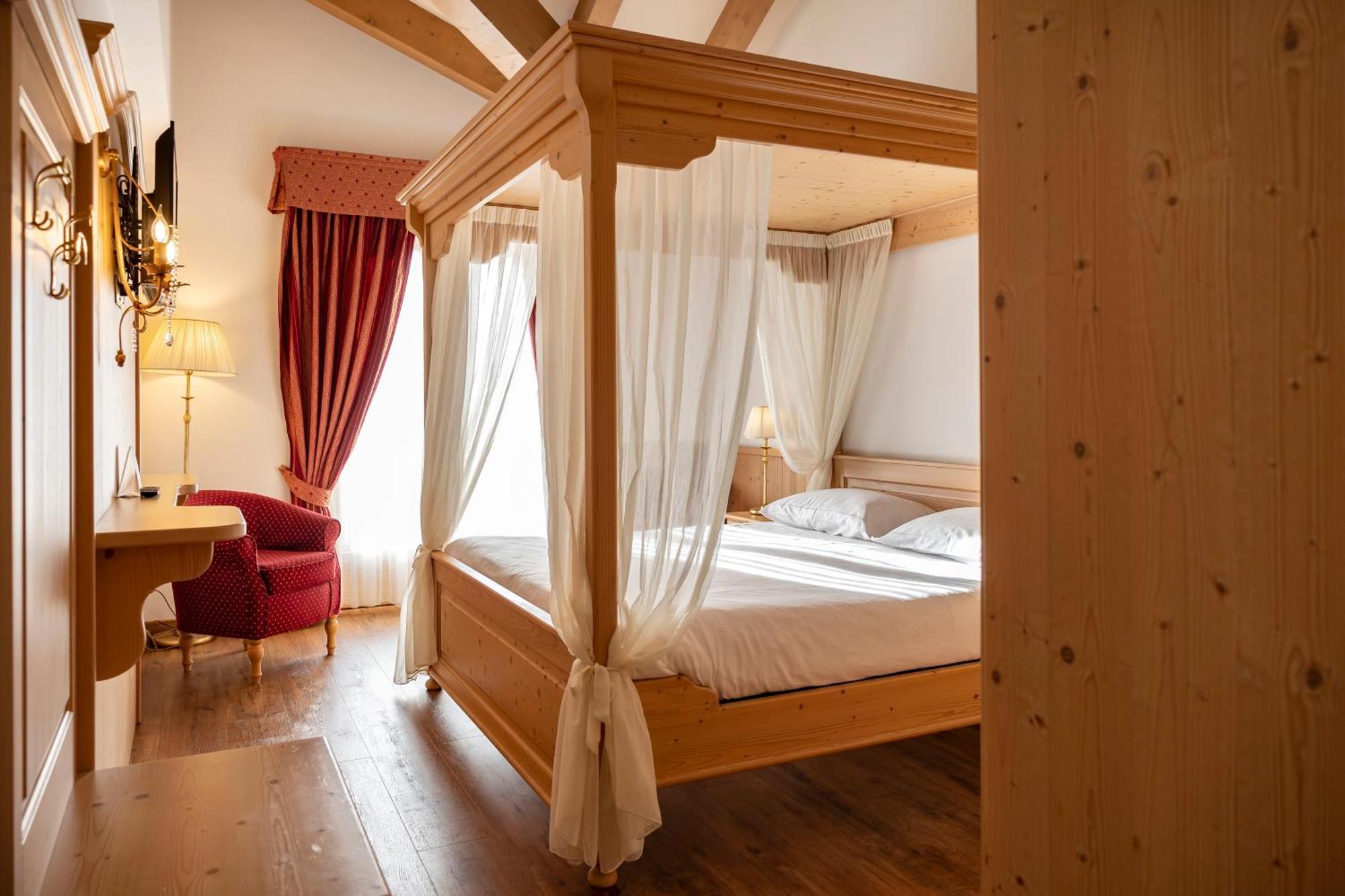 Beverly Alps Hotel & Spa Pinzolo Luaran gambar