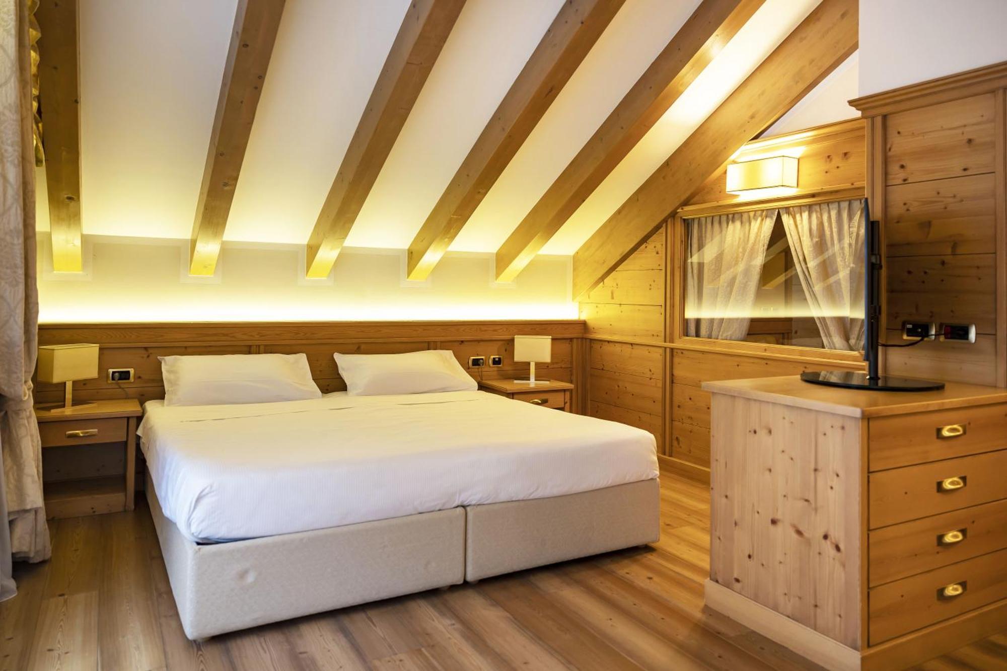 Beverly Alps Hotel & Spa Pinzolo Luaran gambar