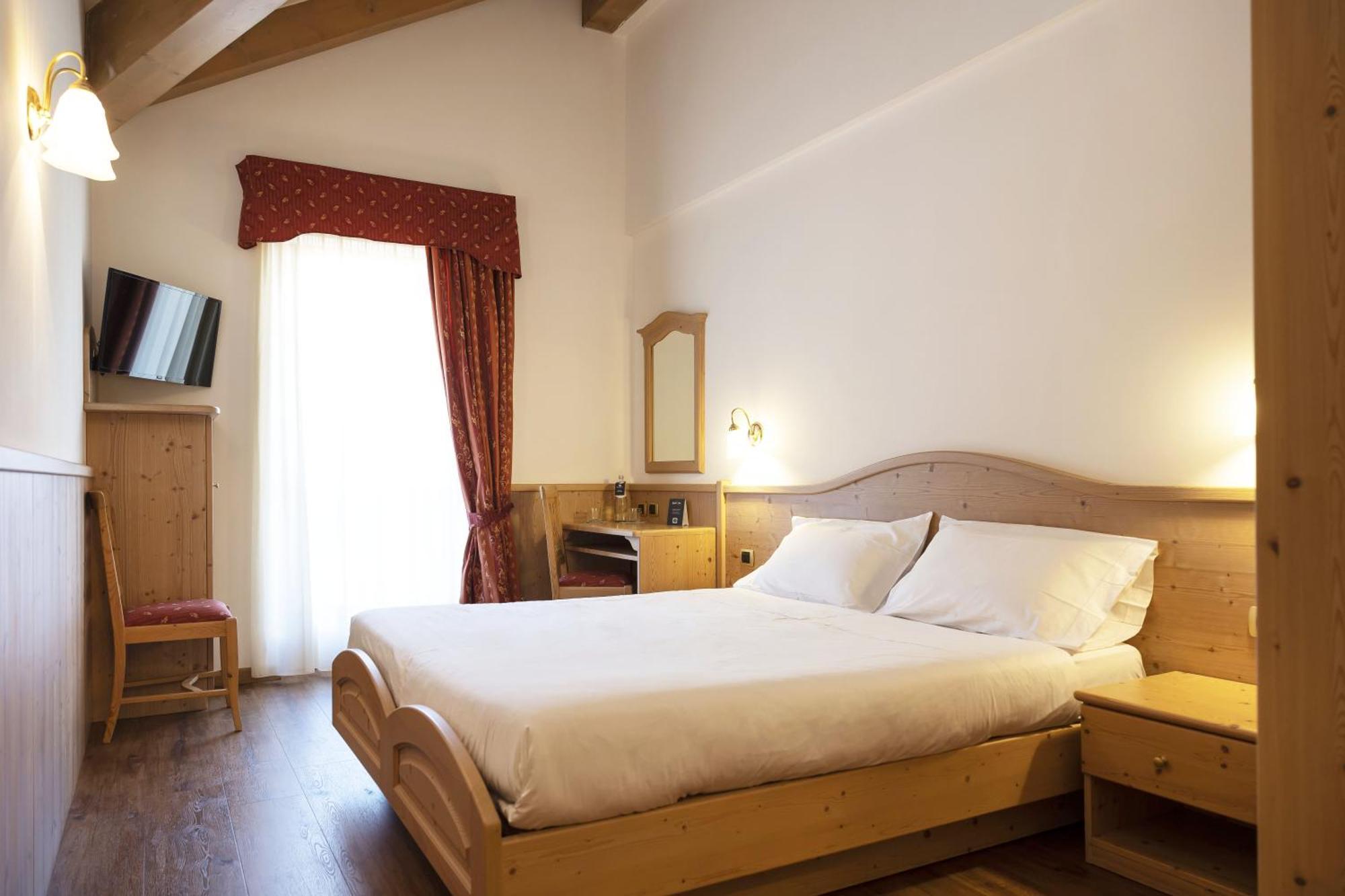 Beverly Alps Hotel & Spa Pinzolo Luaran gambar