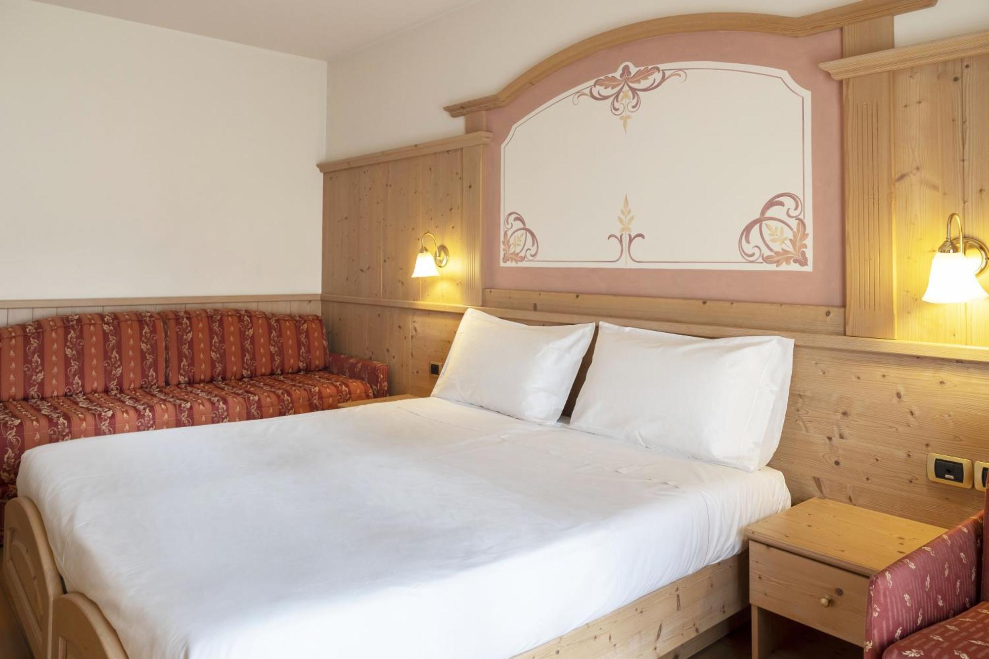 Beverly Alps Hotel & Spa Pinzolo Luaran gambar