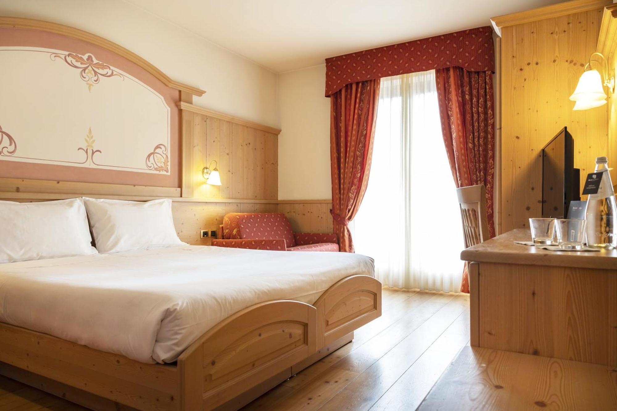 Beverly Alps Hotel & Spa Pinzolo Luaran gambar
